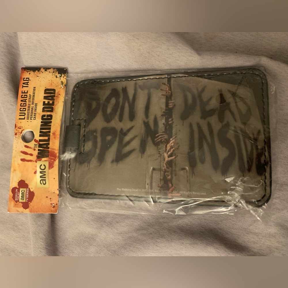 BRAND NEW- The Walking Dead luggage tag